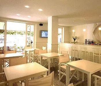 Sport & Residenza アパートホテル チェゼナーティコ